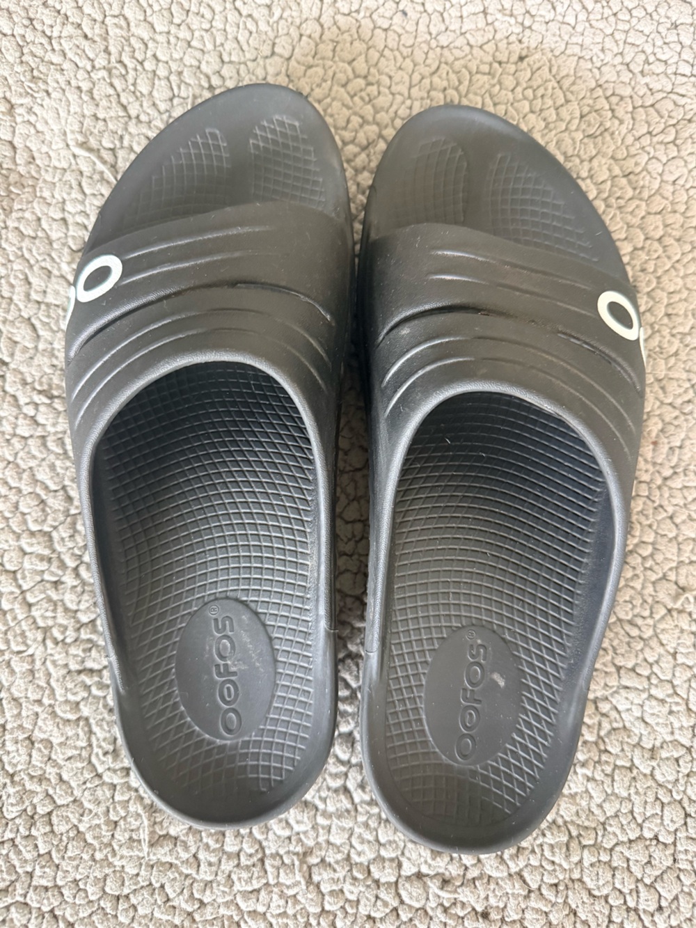 OOFOS Black Men's Slip-On Recovery Clogs